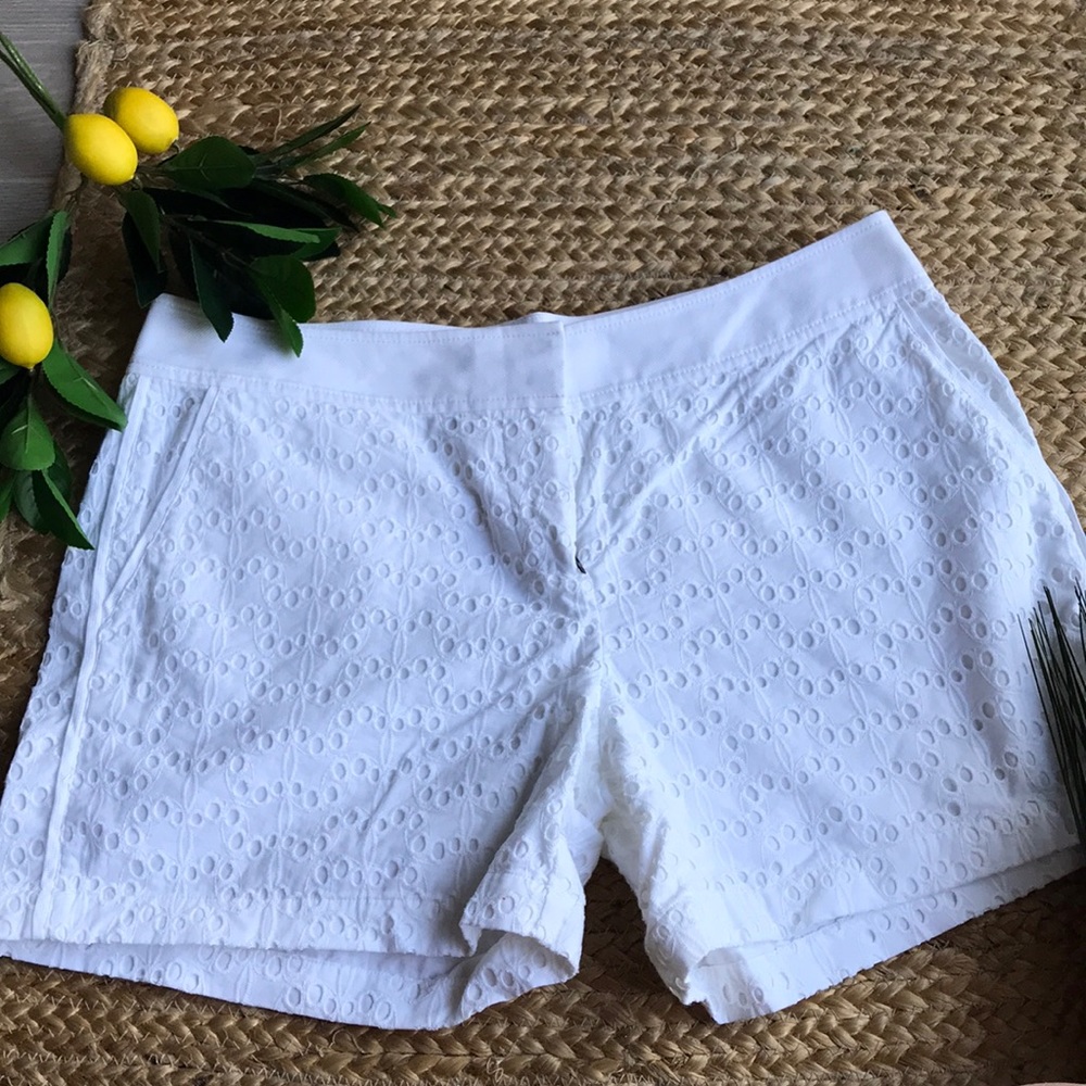 Vineyard Vines White Eyelet Women Shorts